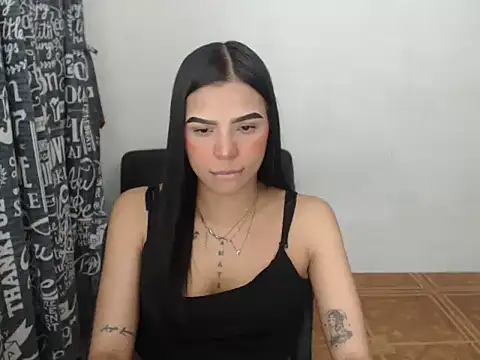 Snapshot of linnaskinyy chatting on 11.15.25 linnaskinyy online show from 11.15.25