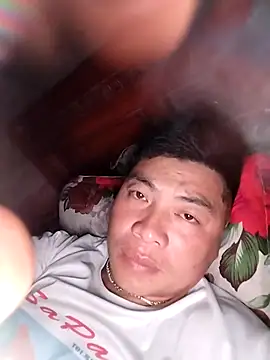 Snapshot of -CHOI-83 chatting on 10.17.25 -CHOI-83 online show from 10.17.25