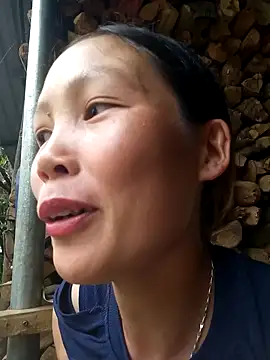 hanghuong online show from 10.04.25