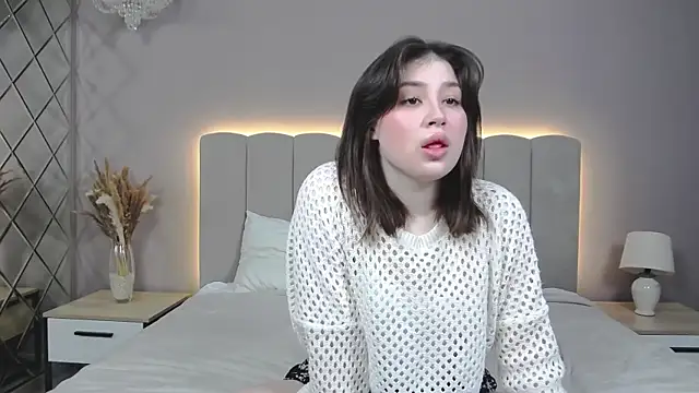 Snapshot of DianaMello chatting on 10.14.25 DianaMello online show from 10.14.25