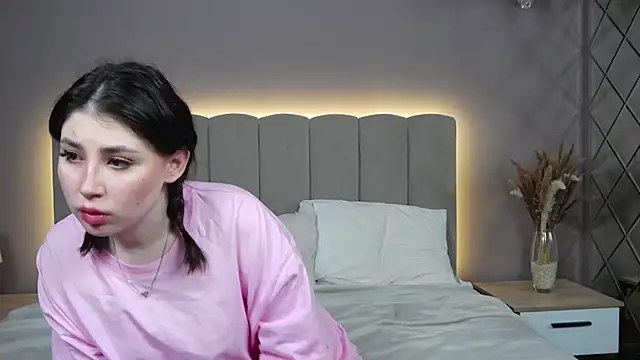 DianaMello online show from 10.19.25