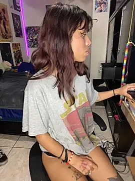 Freyaa sama online show from 10.15.25