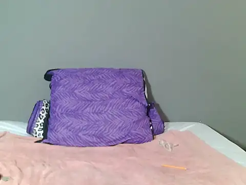 Snapshot of BoobsBae04 chatting on 10.19.25 BoobsBae04 online show from 10.19.25