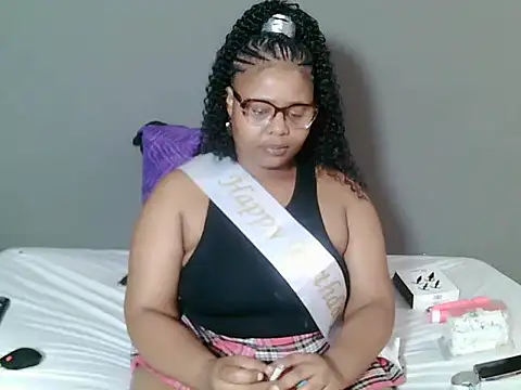 Snapshot of BoobsBae04 chatting on 10.20.25 BoobsBae04 online show from 10.20.25