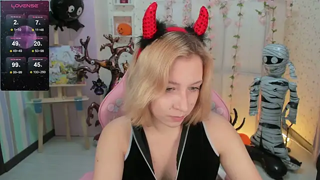 Emma Garcias online show from 10.29.25