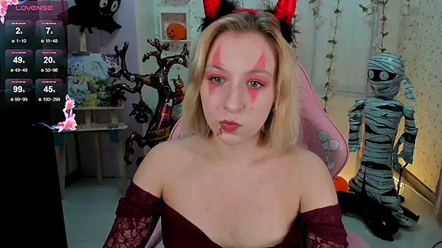 Emma Garcias online show from 10.31.25