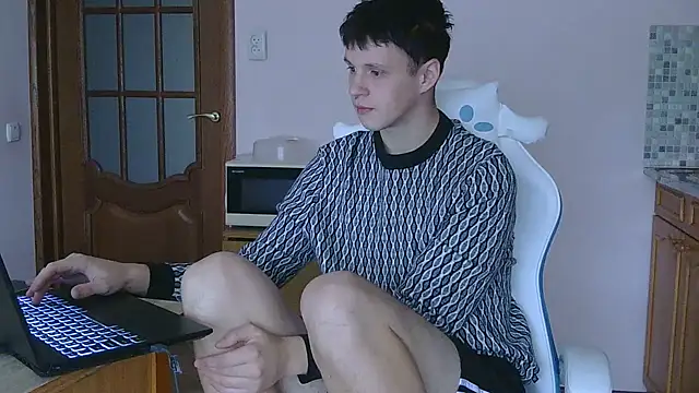 Snapshot of _Timmy_Boy_ chatting on 11.10.25 Timmy Boy online show from 11.10.25