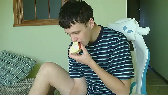 Snapshot of _Timmy_Boy_ chatting on 11.15.25 Timmy Boy online show from 11.15.25