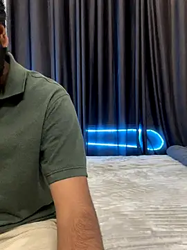 vickyandtania online show from 12.18.25