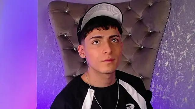 MateoMitchell online show from 11.04.25