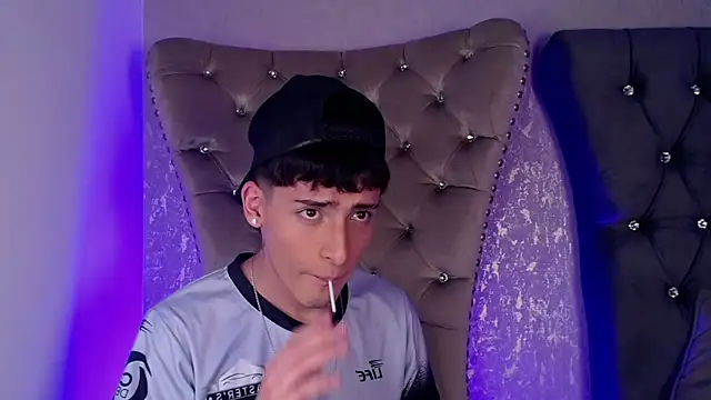 MateoMitchell online show from 11.06.25