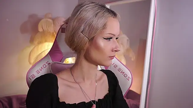 Celeste eyes0n online show from 10.13.25