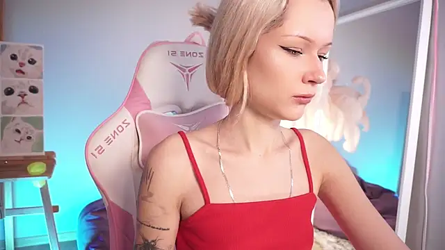 Celeste eyes0n online show from 10.27.25