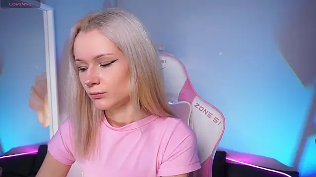 Celeste eyes0n online show from 11.14.25