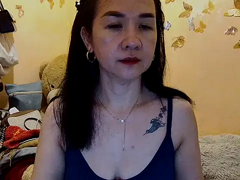 Snapshot of KissHott chatting on 11.12.25 KissHott online show from 11.12.25