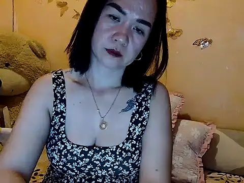 KissHott online show from 02.04.26