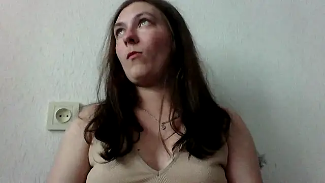 Snapshot of Twolatte1520 chatting on 05.28.26 Twolatte1520 online show from 05.28.26