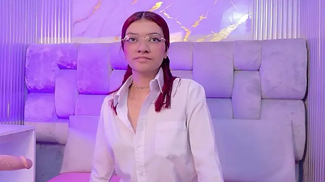 Snapshot of KiraRuby chatting on 10.23.25 KiraRuby online show from 10.23.25