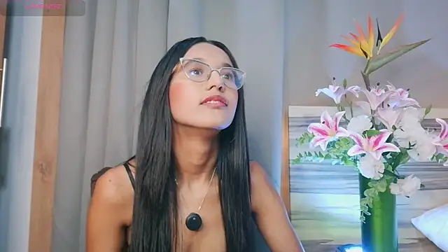 Snapshot of luna_valen chatting on 05.10.26 luna valen online show from 05.10.26