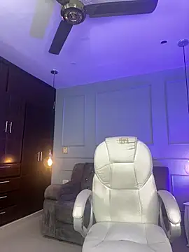 Rose monroee online show from 04.13.26