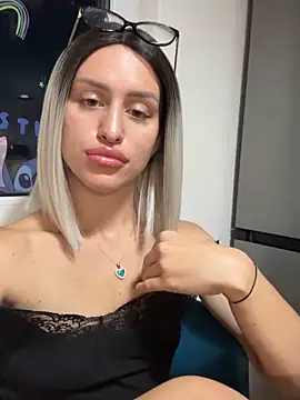 SelinaRosee online show from 10.04.25