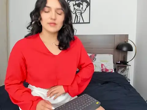 CutieHott online show from 10.04.25
