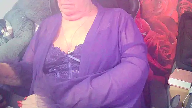 Playful MILF Demi online show from 02.22.26