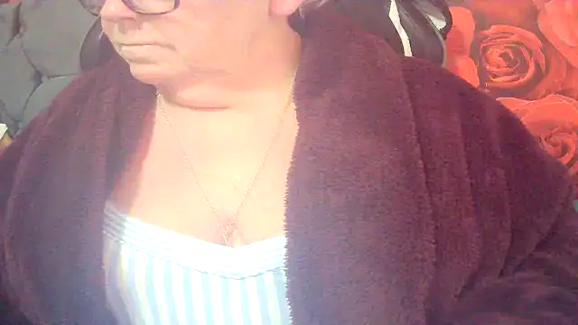 Playful MILF Demi online show from 03.03.26