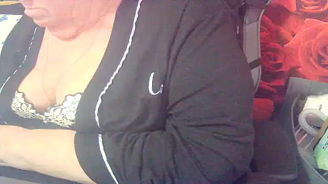 Playful MILF Demi online show from 03.09.26