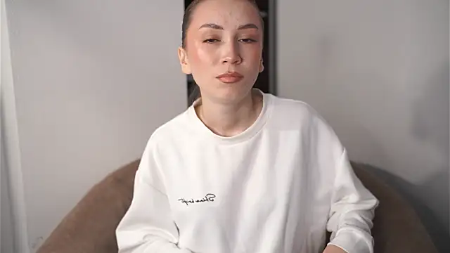 AkikoSteeples online show from 10.04.25