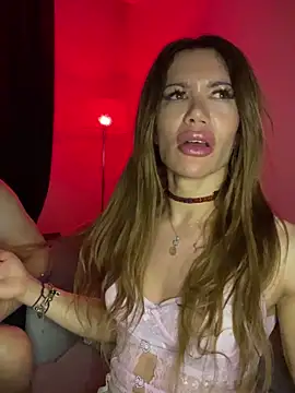 Snapshot of LyraEva chatting on 10.10.25 LyraEva online show from 10.10.25