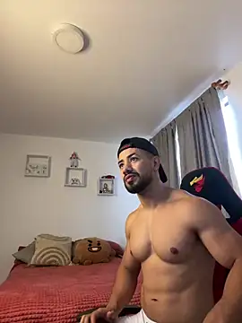 Ezzio Scolaro online show from 11.13.25