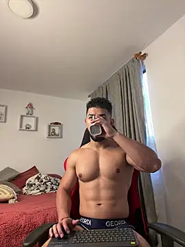 Ezzio Scolaro online show from 02.06.26