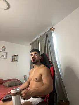 Ezzio Scolaro online show from 02.24.26