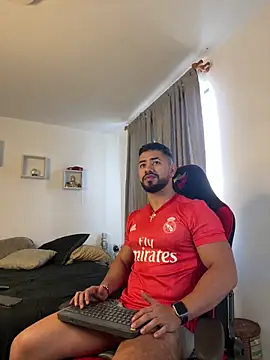 Ezzio Scolaro online show from 03.11.26