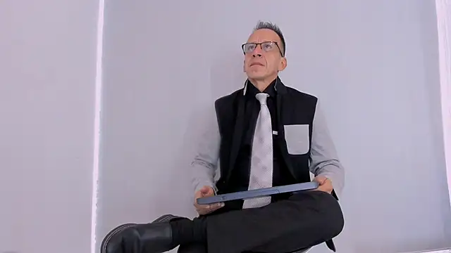  axelking  online show from 10.30.25