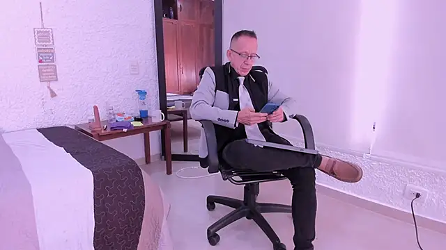  axelking  online show from 12.02.25