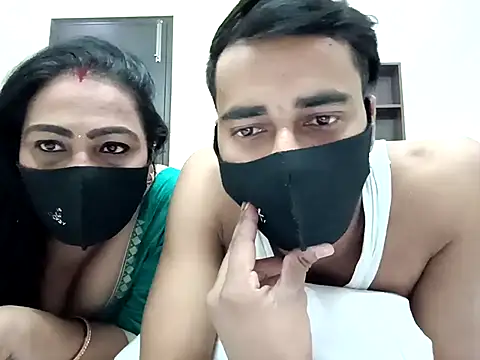 horny milf couple online show from 10.29.25