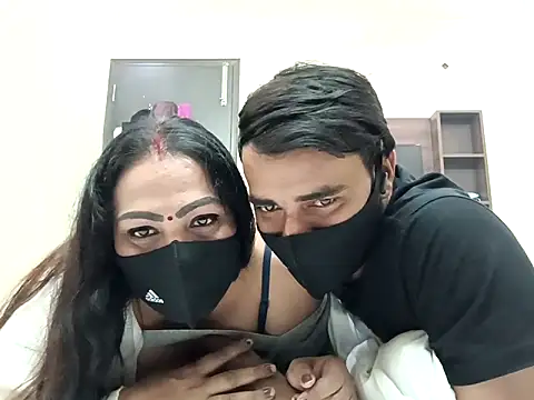 horny milf couple online show from 11.21.25