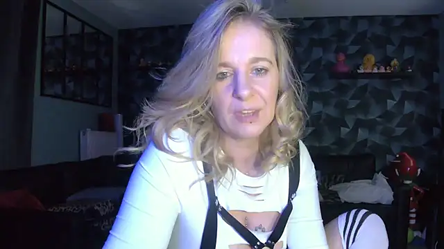 Delichieuse5 online show from 02.10.26