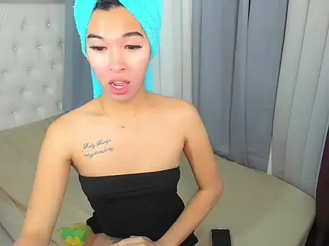 Yourdreamgoddess online show from 11.21.25