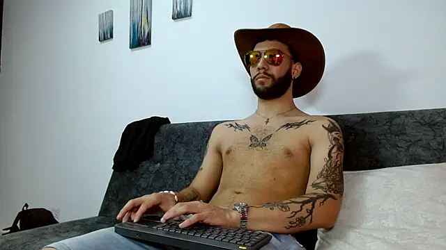 angel kyrozz online show from 10.29.25