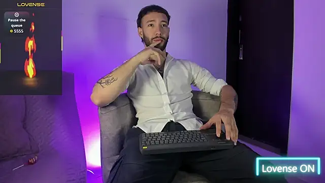 Snapshot of angel_kyrozz chatting on 06.20.26 angel kyrozz online show from 06.20.26
