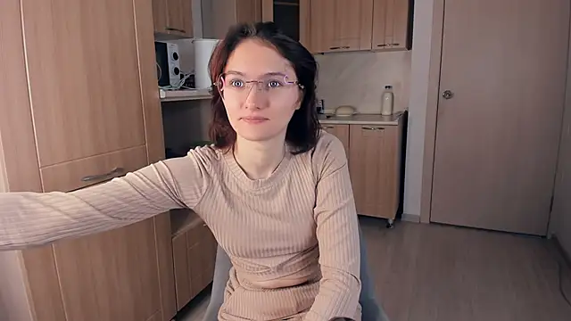 Snapshot of LorrieDegonia chatting on 11.13.25 LorrieDegonia online show from 11.13.25