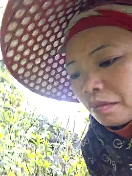 miomio-12 online show from 10.17.25