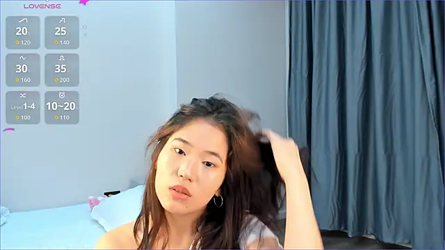 Snapshot of kim_sua chatting on 10.25.25 kim sua online show from 10.25.25