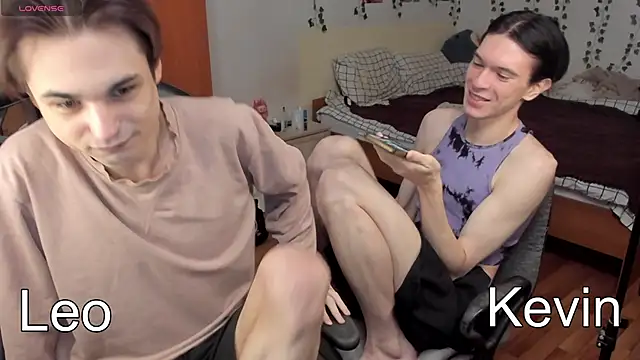 Snapshot of twink_boysss chatting on 10.12.25 twink boysss online show from 10.12.25