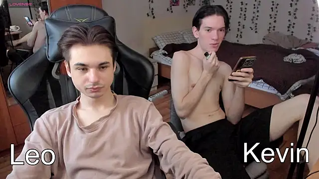 Snapshot of twink_boysss chatting on 10.14.25 twink boysss online show from 10.14.25