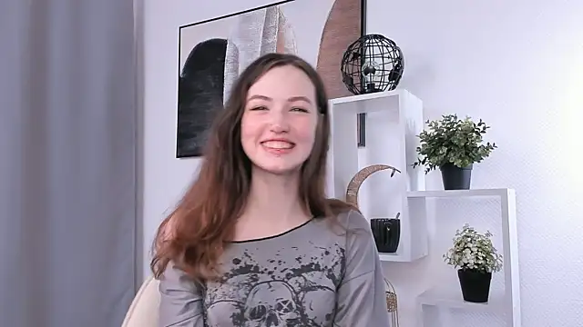 NettieHeinrichs online show from 10.05.25