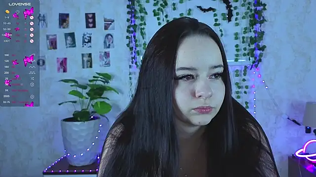 Snapshot of JeeringTickler chatting on 10.25.25 JeeringTickler online show from 10.25.25